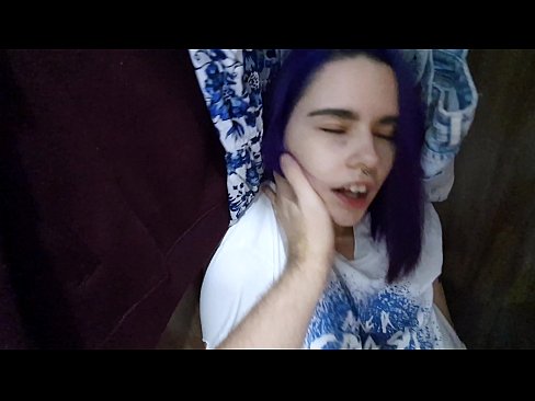 ❤️ Hittade min syster i garderoben och hjälpte henne att komma Sexvideo at us sv.kassa-standupbar.ru ❌